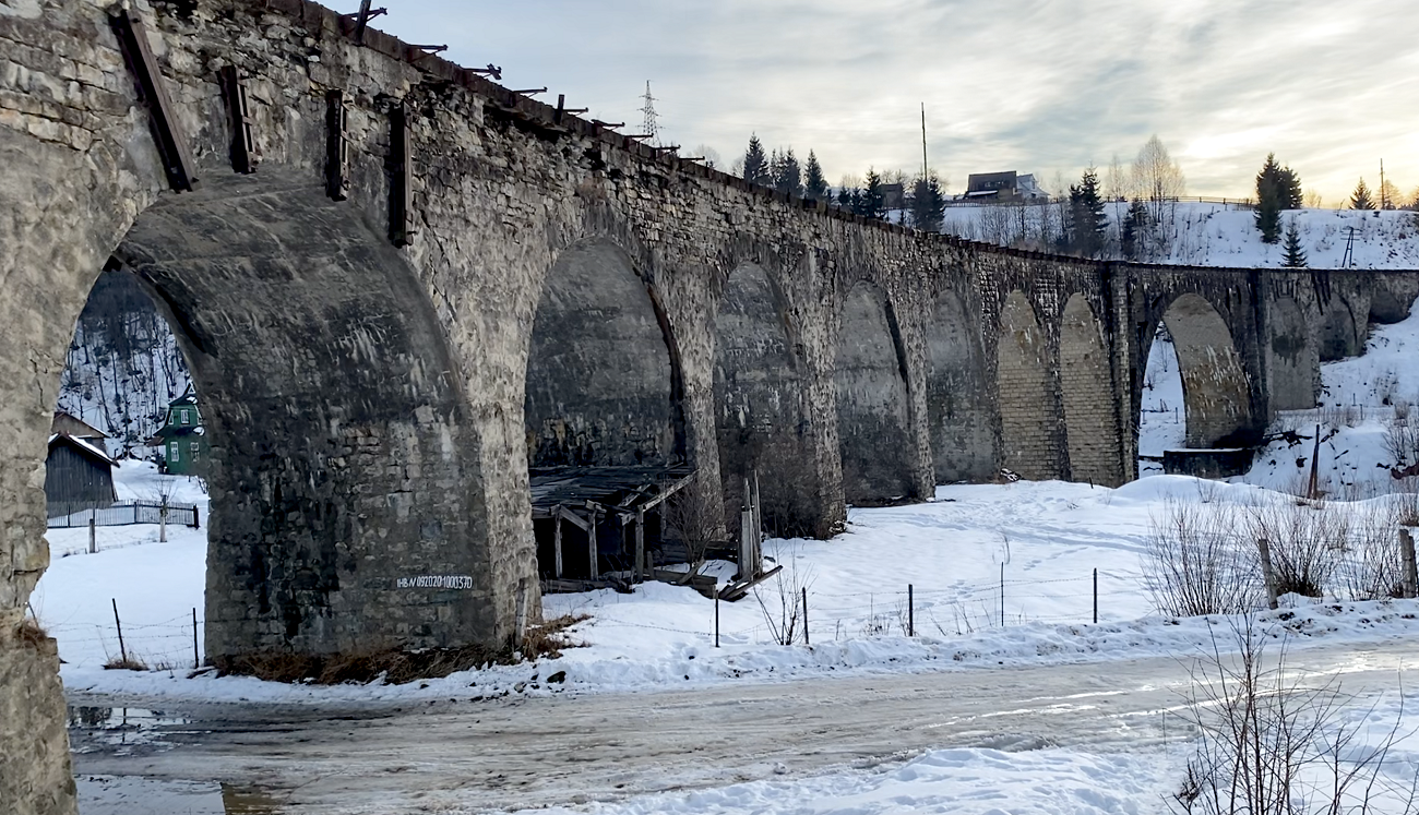 Бюджетний зимовий відпочинок: де недорого покататися на лижах у Карпатах